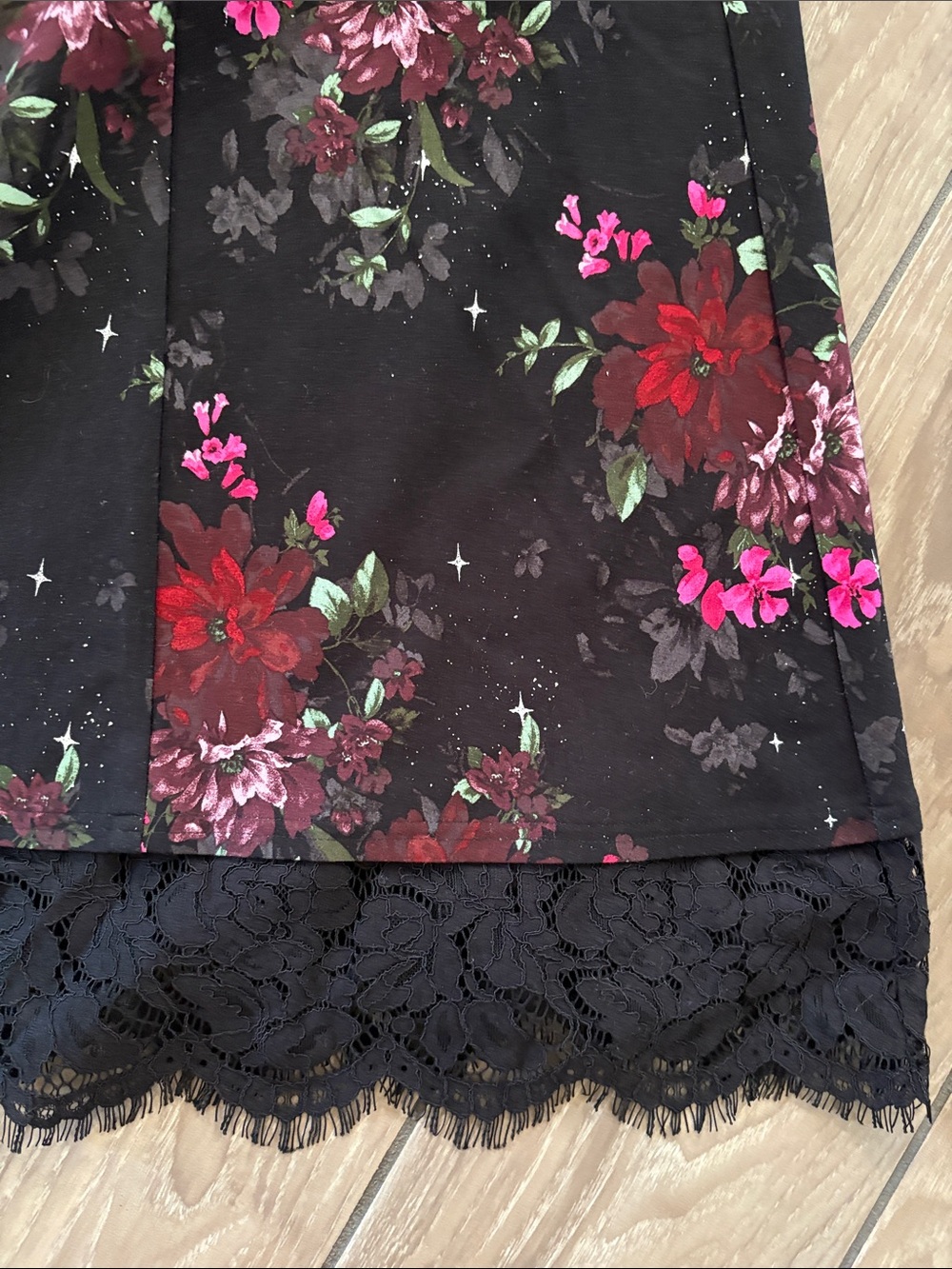 Torrid Black floral lace trim stretch midi skirt with pockets Women’s 2X NWT - Picture 3 of 6